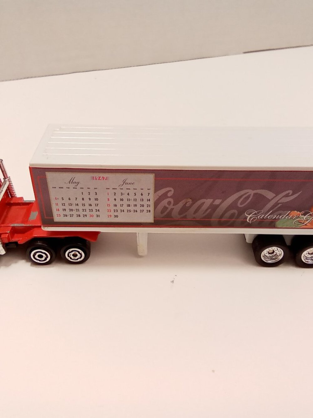 Matchbox Collectibles Coca-Cola 1947 Calendar Girls Semi Truck